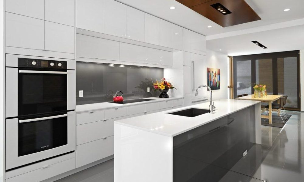 Luxury multifamily kitchen project with white cabinetry and island – HY Global Los Angeles